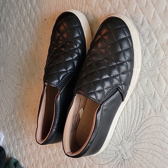 A New Day Slip Ons, sz 7.5 - Picture 2 of 2